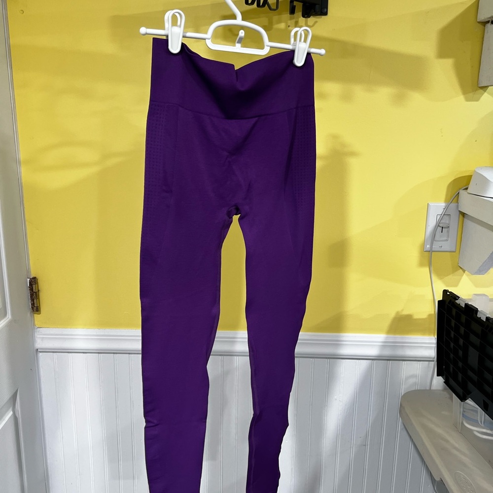Women’s purple Leggings